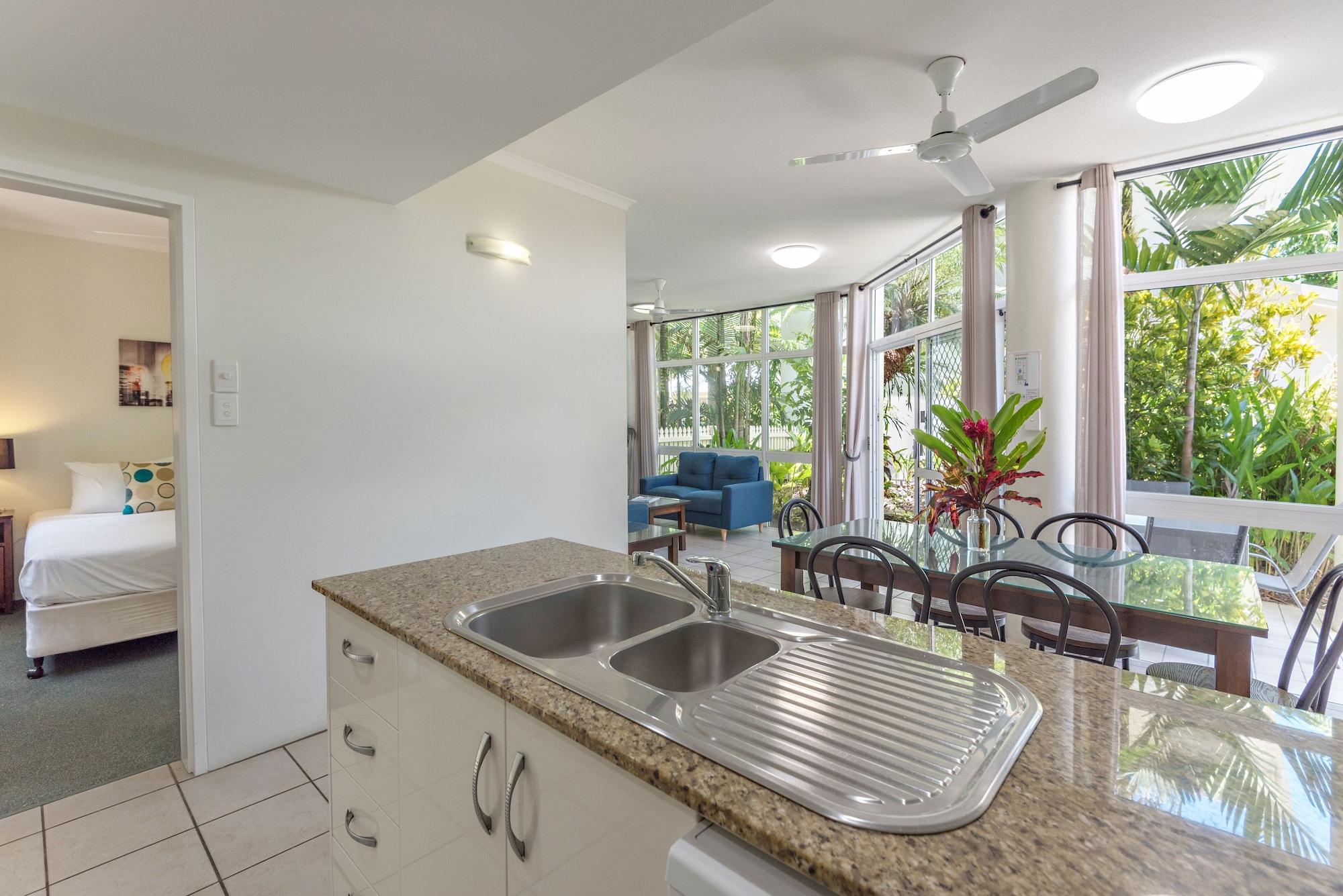 Tropical Nites Holiday Townhouses Port Douglas Exteriör bild